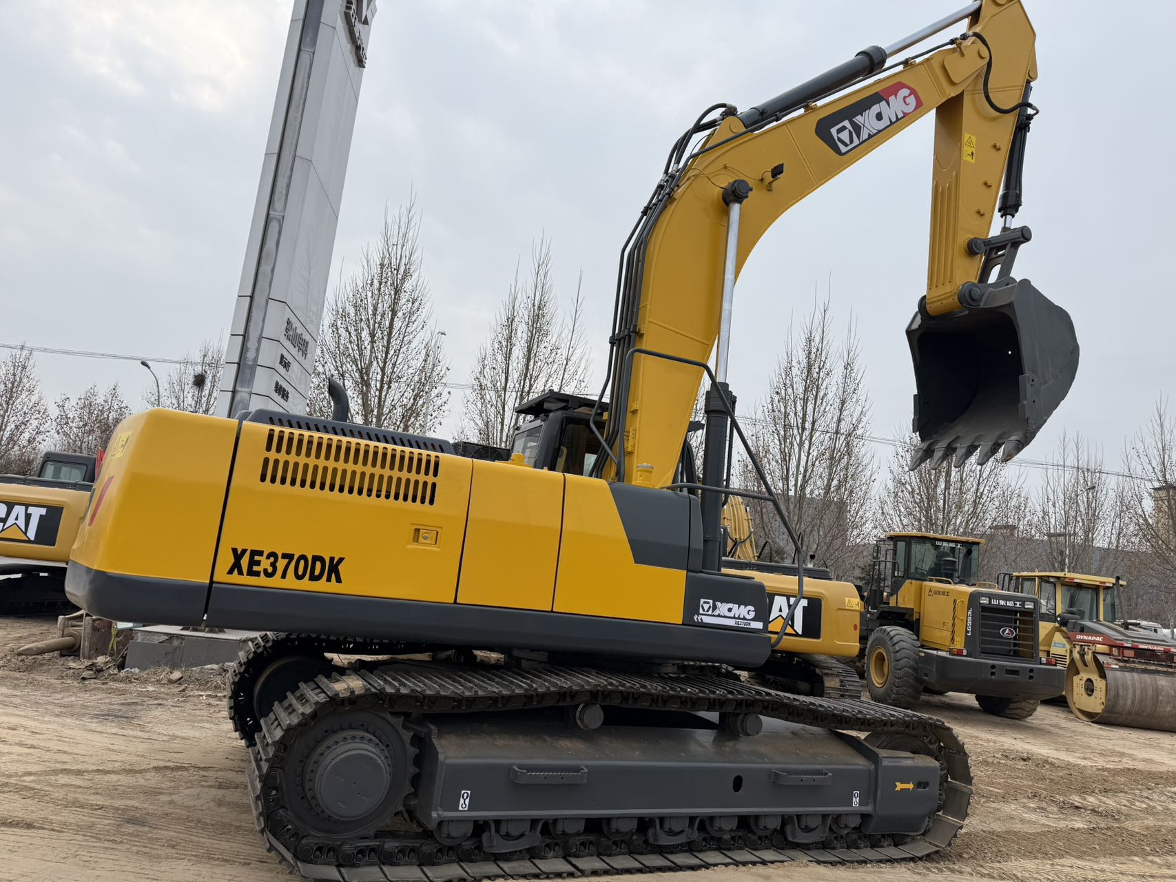 Used XCMG XE370D Hydraulic Crawler Excavator