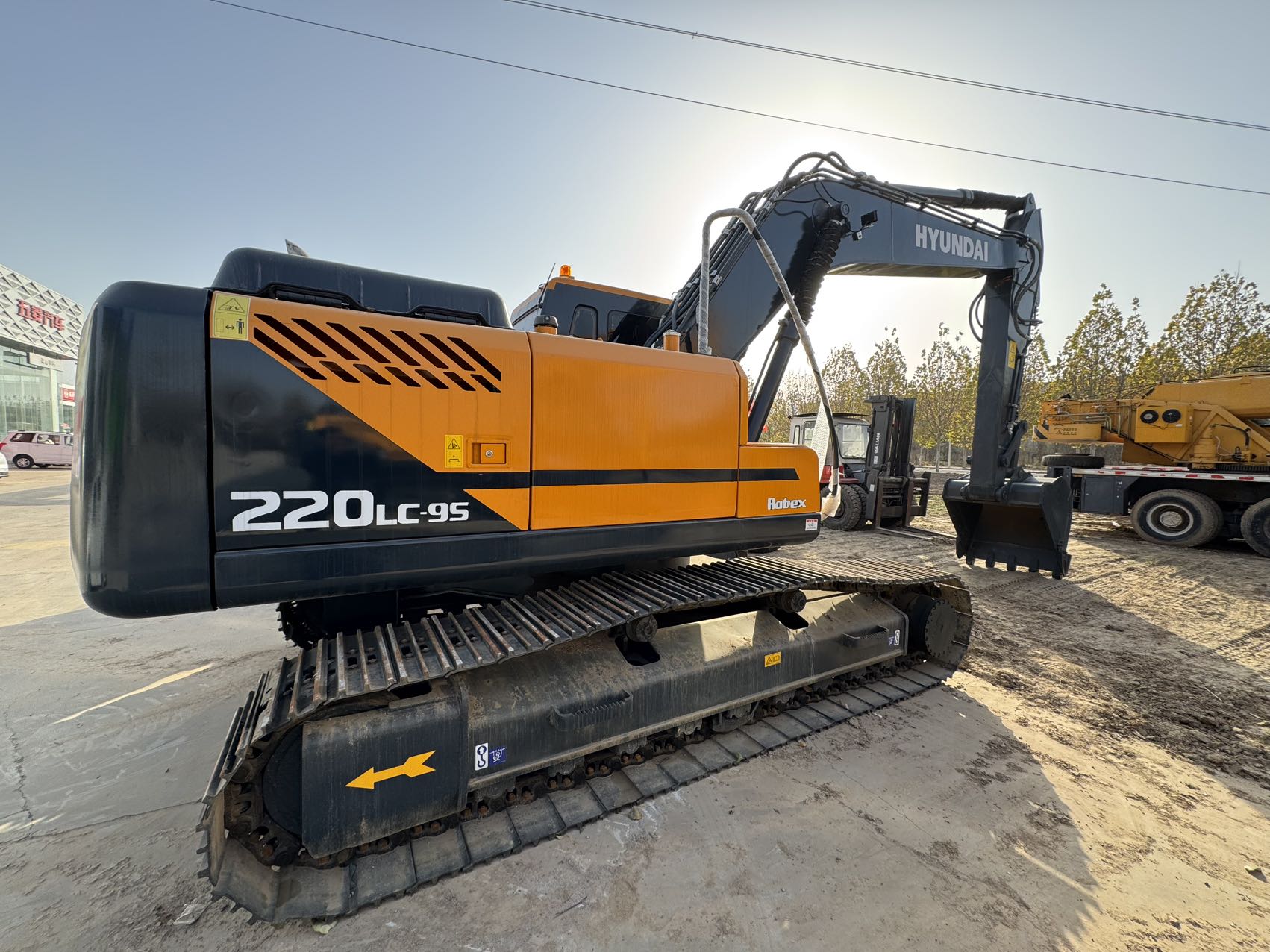 Used Hyundai Robex 220LC-9S Crawler Excavator