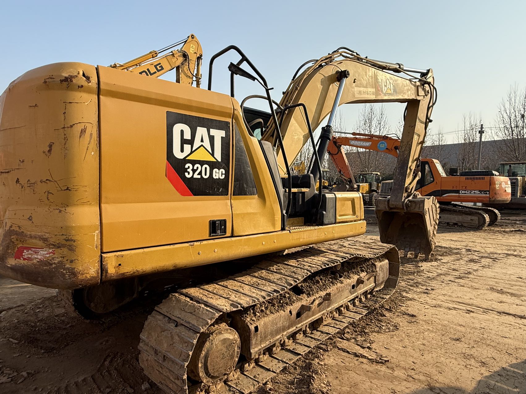 Well-maintained cat 320 excavator for sale second-hand